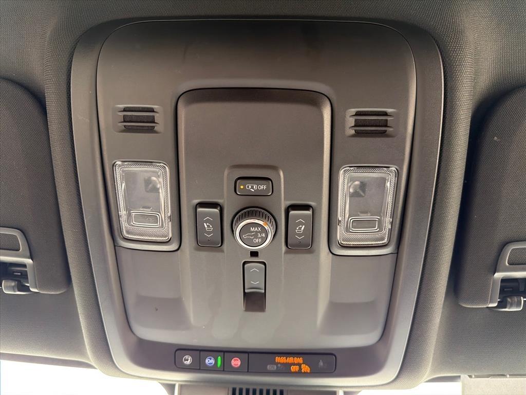 GMC Yukon XL Denali 4WD 2025