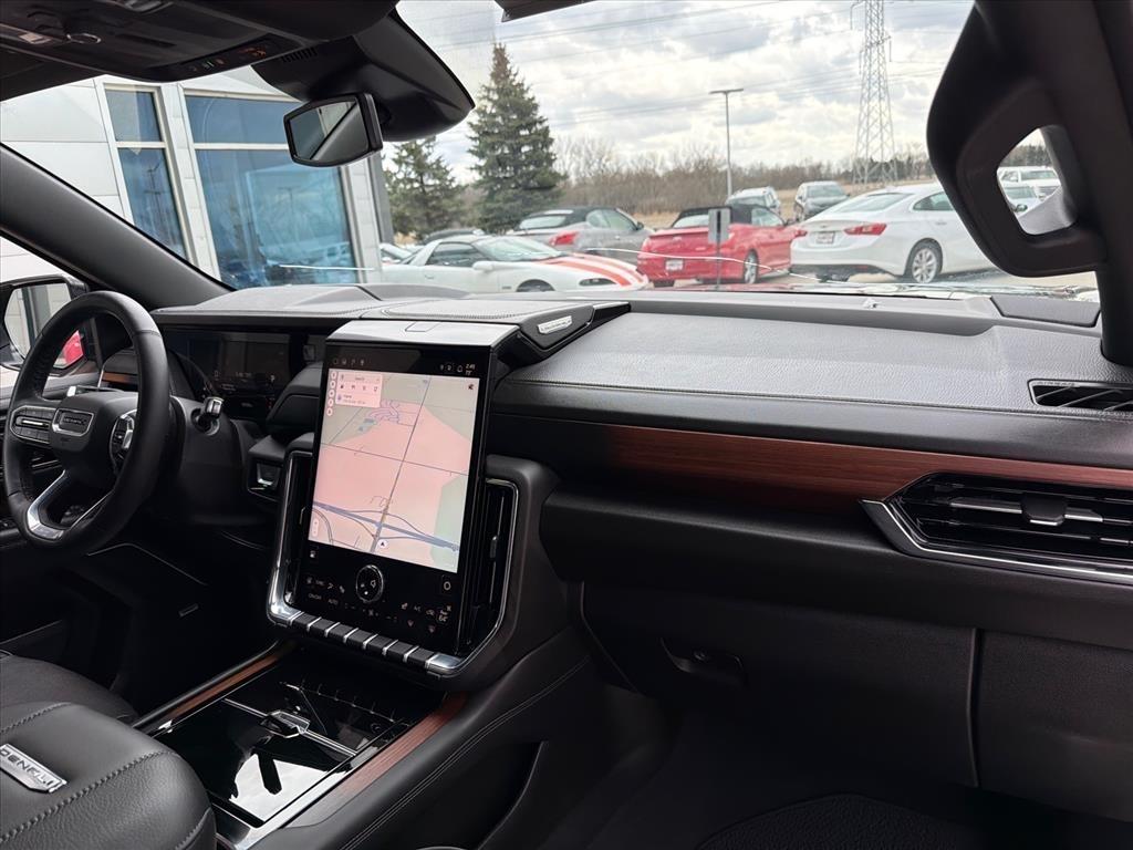 GMC Yukon XL Denali 4WD 2025