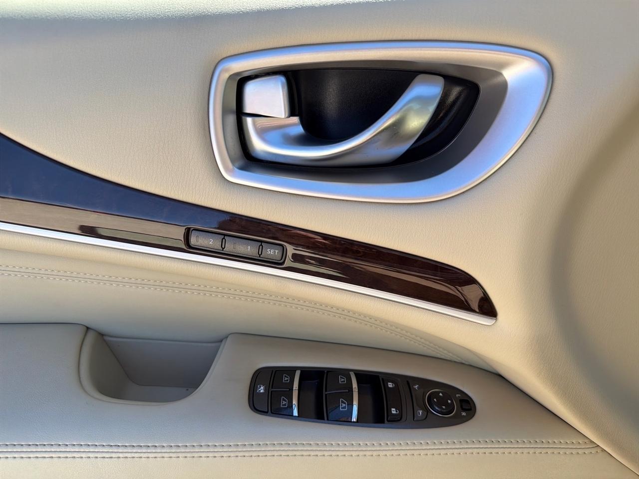 Infiniti QX60 Base AWD 2017