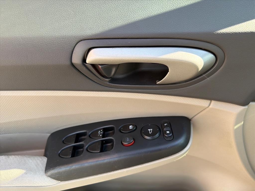 Honda Civic LX Sedan 5-Speed AT 2010