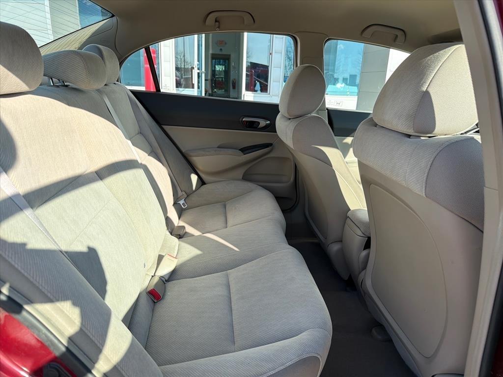 Honda Civic LX Sedan 5-Speed AT 2010