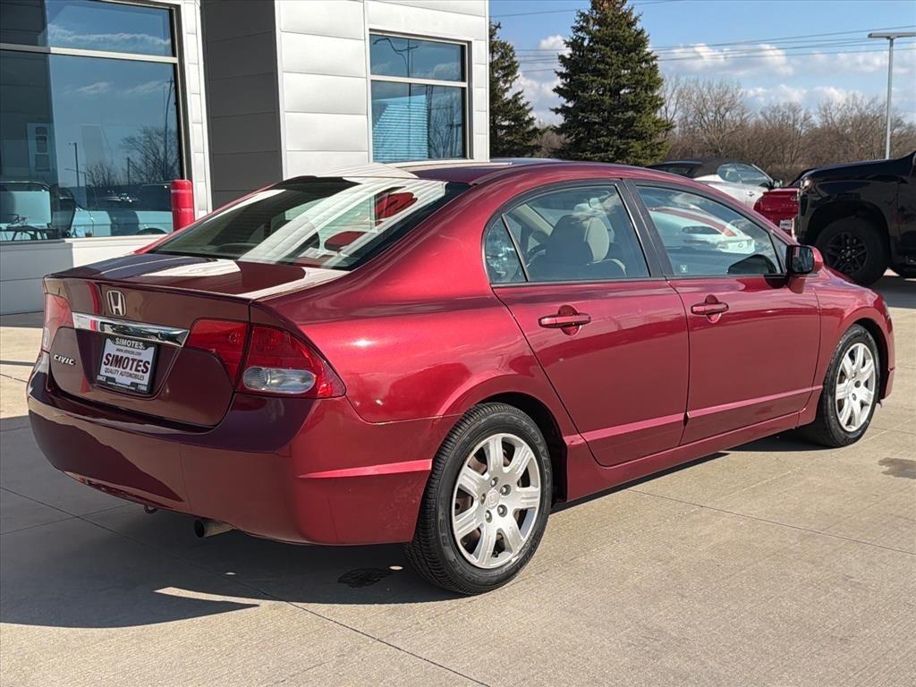 Honda Civic LX Sedan 5-Speed AT 2010