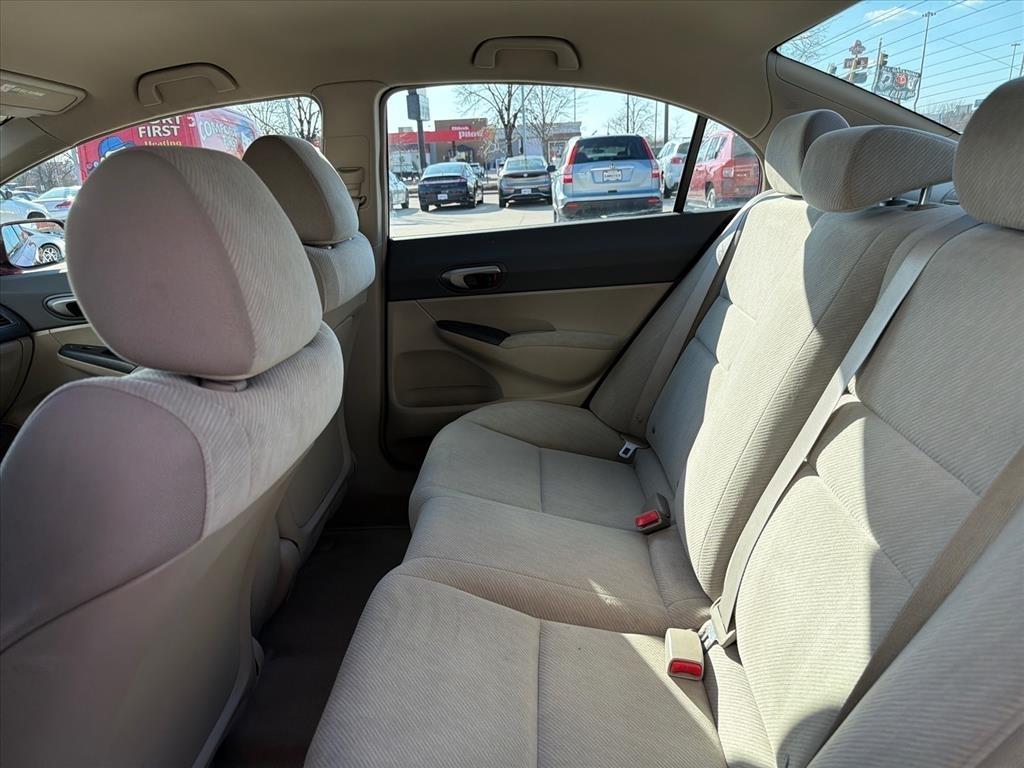 Honda Civic LX Sedan 5-Speed AT 2010