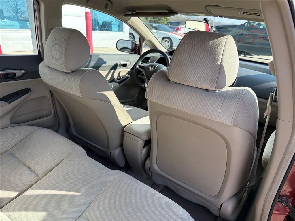 Honda Civic LX Sedan 5-Speed AT 2010