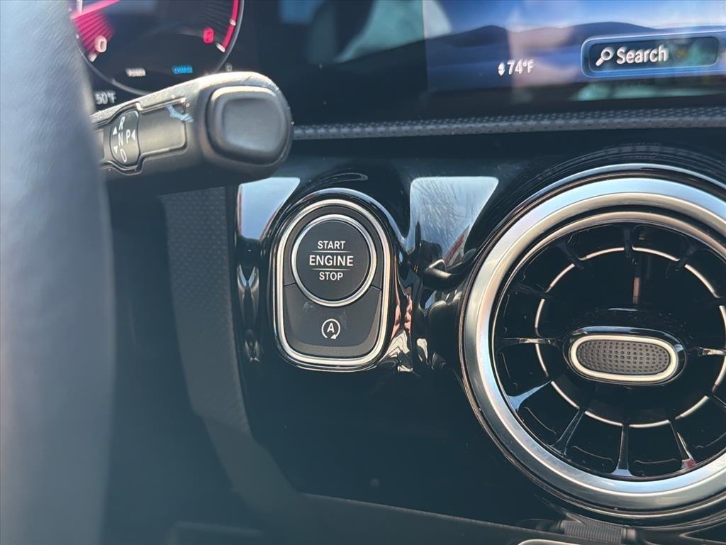 Mercedes-Benz CLA-Class CLA250 4MATIC 2025