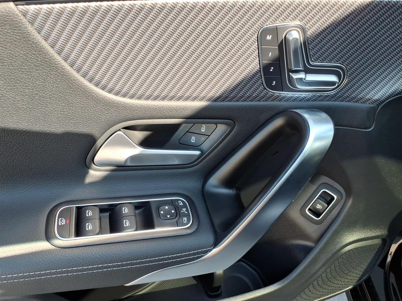 Mercedes-Benz CLA-Class CLA250 4MATIC 2025