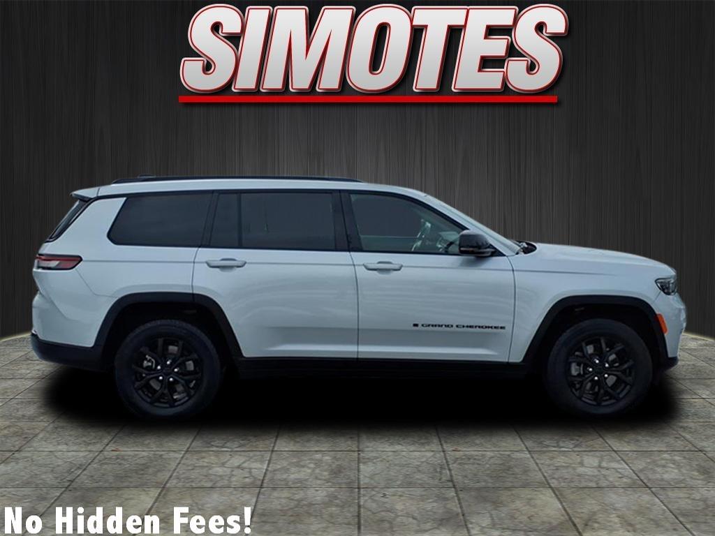 Jeep Grand Cherokee L Laredo 4WD 2024