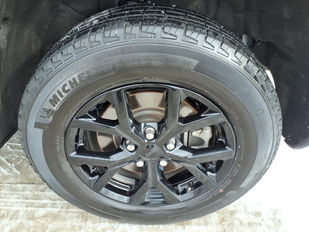 Jeep Grand Cherokee L Laredo 4WD 2024