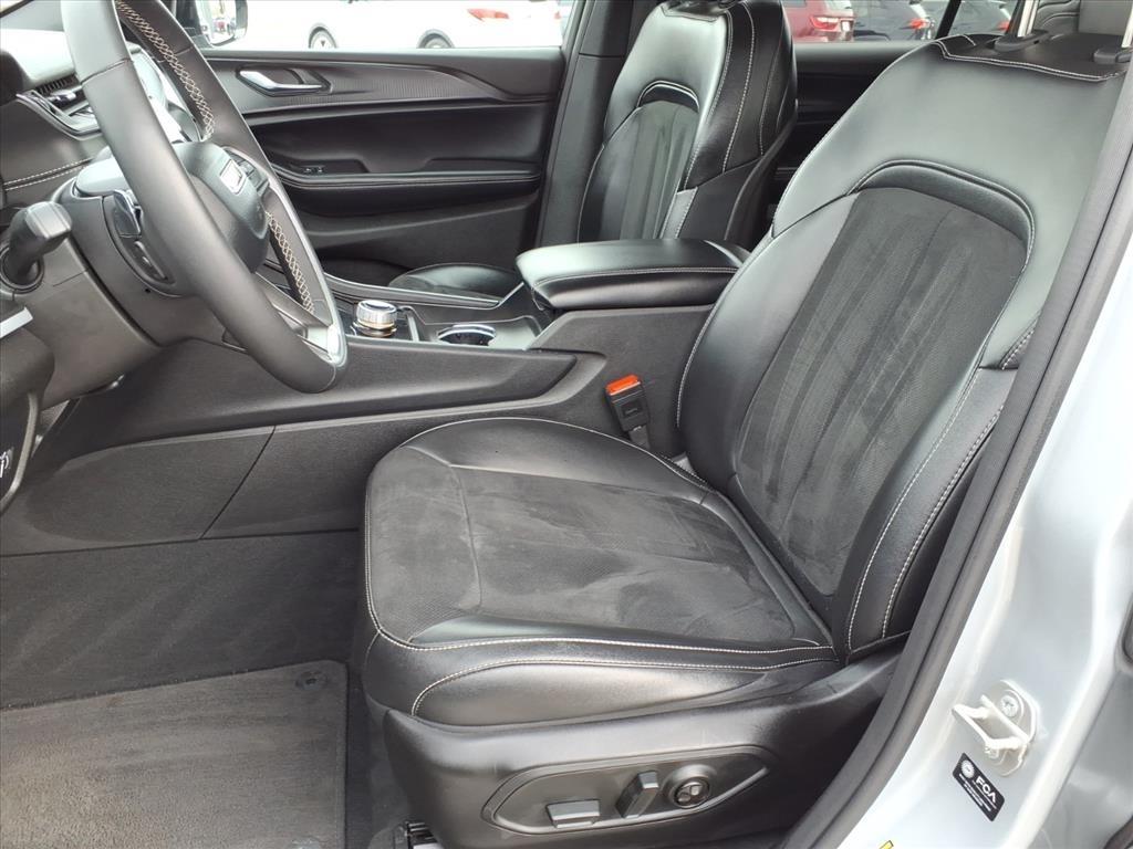 Jeep Grand Cherokee L Laredo 4WD 2024