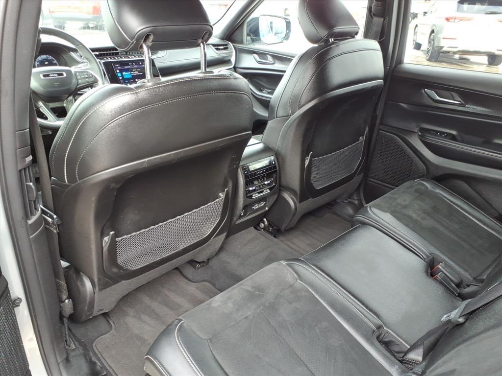 Jeep Grand Cherokee L Laredo 4WD 2024