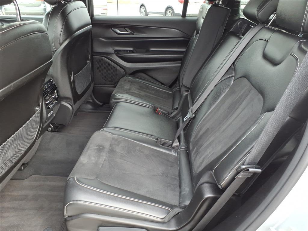 Jeep Grand Cherokee L Laredo 4WD 2024