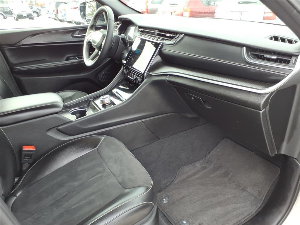 Jeep Grand Cherokee L Laredo 4WD 2024