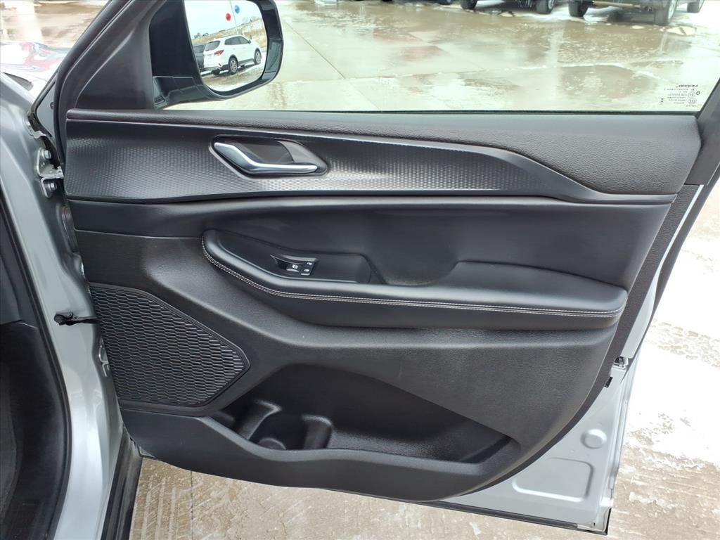 Jeep Grand Cherokee L Laredo 4WD 2024