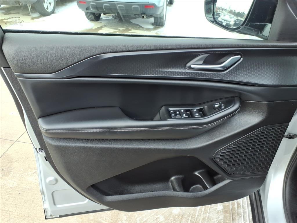 Jeep Grand Cherokee L Laredo 4WD 2024