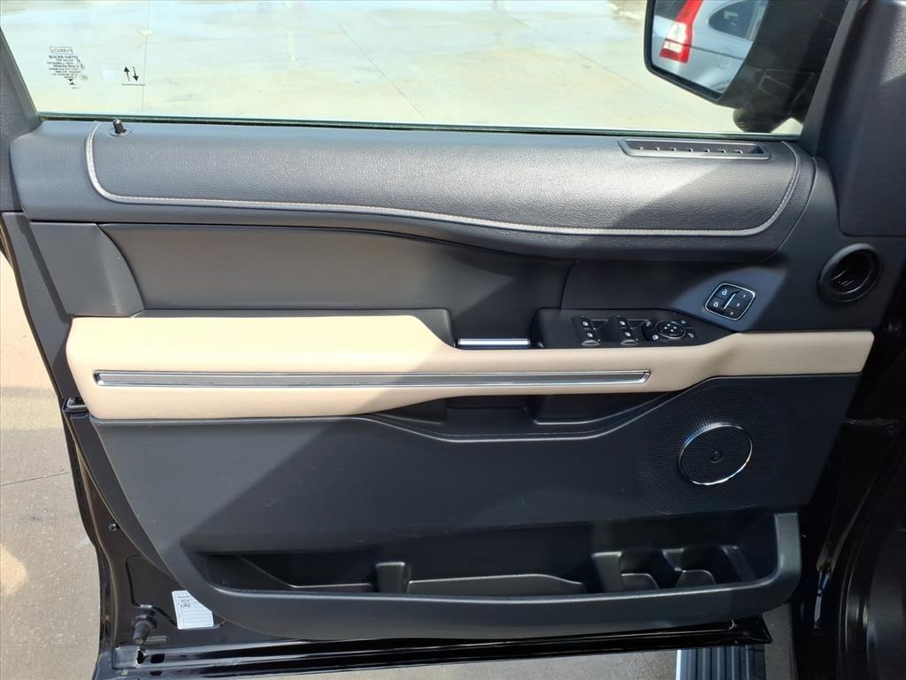 Ford Expedition MAX Limited 4WD 2023