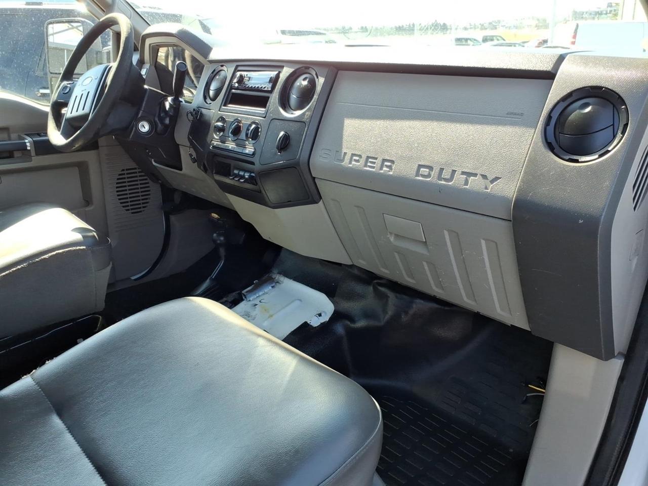 Ford F-350 SD XL Crew Cab 4WD 2010