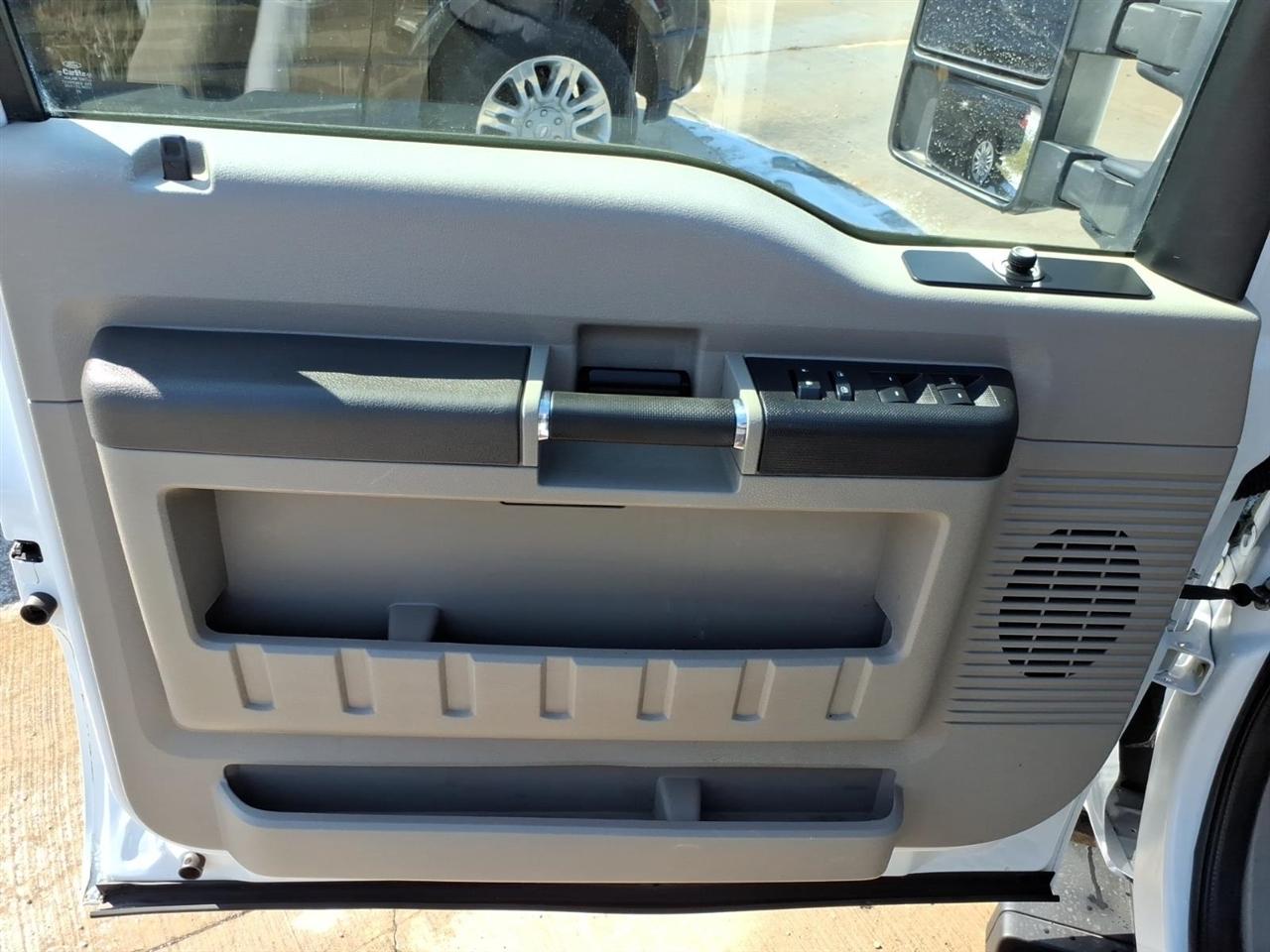 Ford F-350 SD XL Crew Cab 4WD 2010