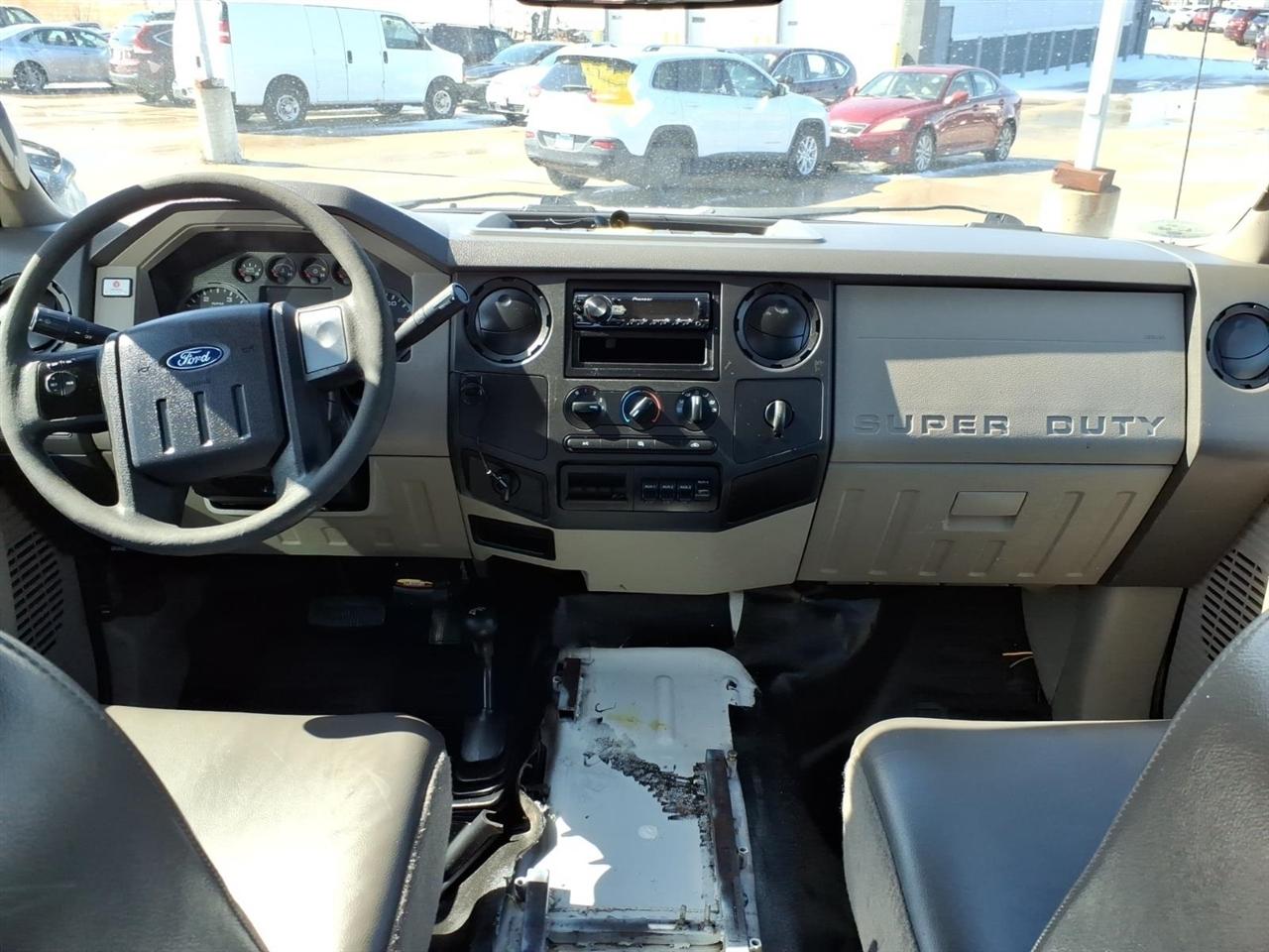 Ford F-350 SD XL Crew Cab 4WD 2010