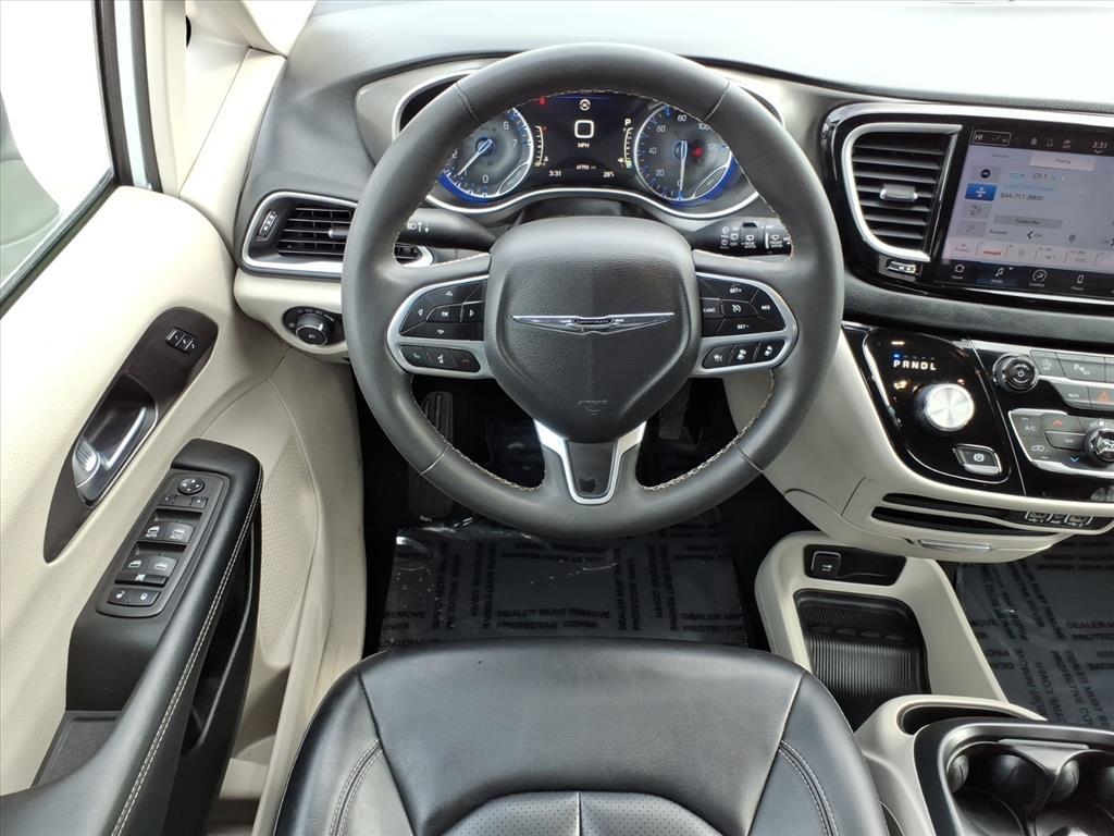 Chrysler Pacifica Touring L 2023