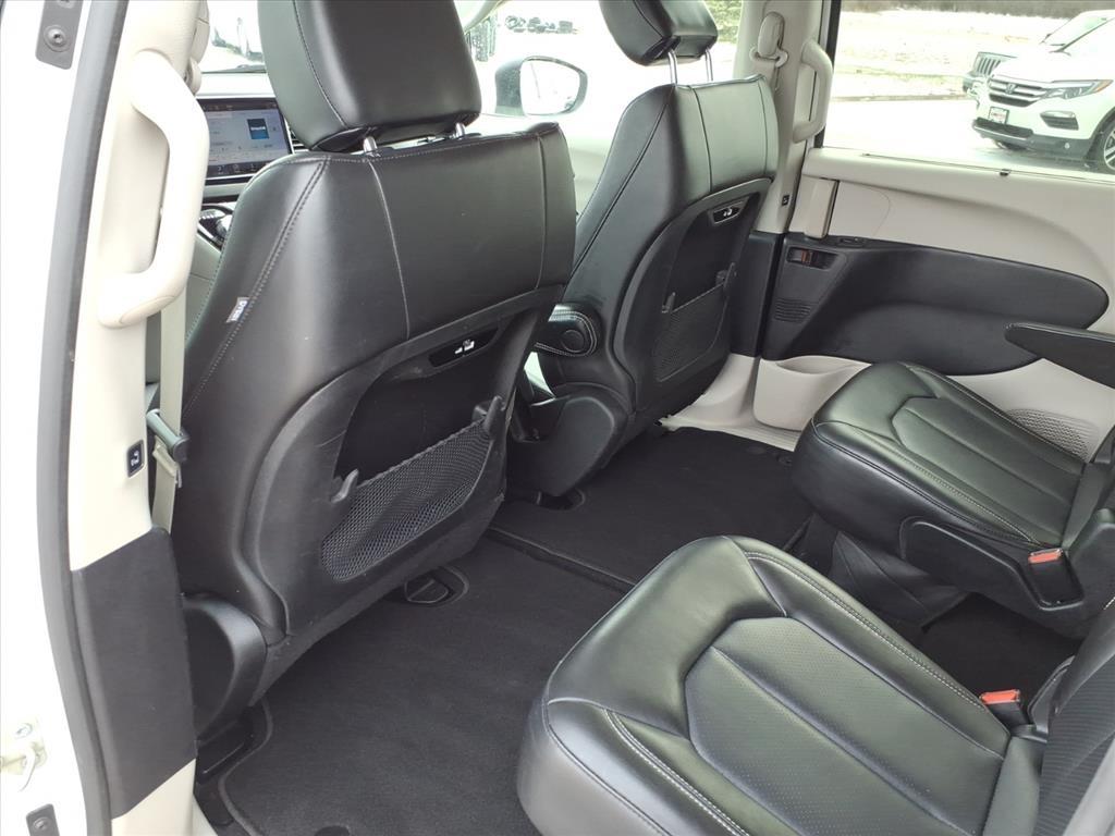 Chrysler Pacifica Touring L 2023