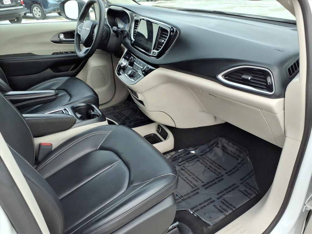 Chrysler Pacifica Touring L 2023