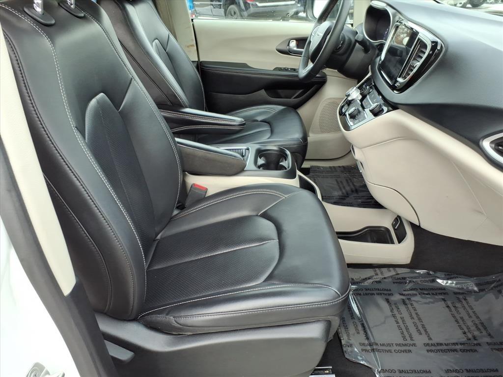 Chrysler Pacifica Touring L 2023