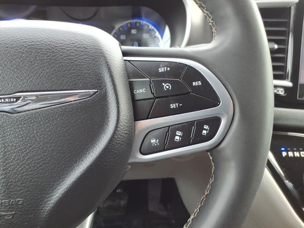 Chrysler Pacifica Touring L 2023