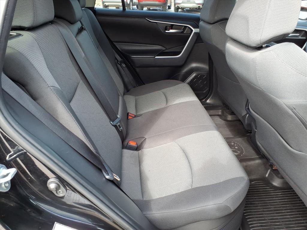 Toyota RAV4 Hybrid XLE 2025