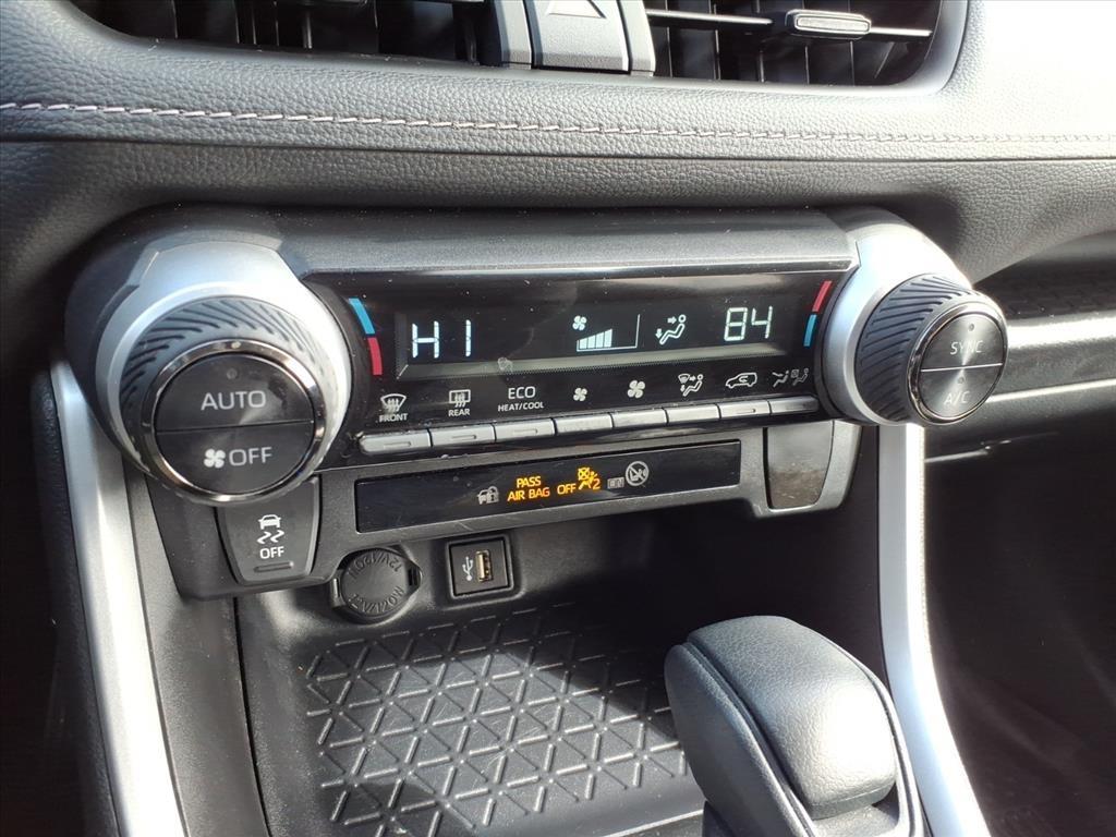 Toyota RAV4 Hybrid XLE 2025