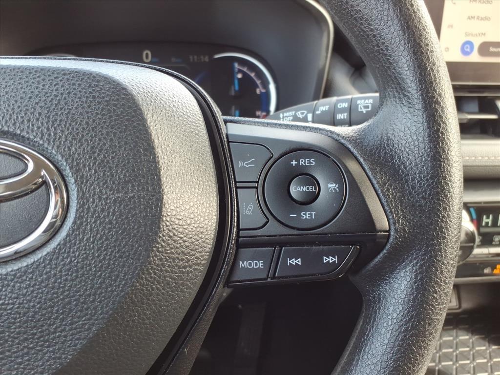 Toyota RAV4 Hybrid XLE 2025