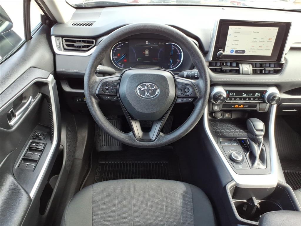 Toyota RAV4 Hybrid XLE 2025