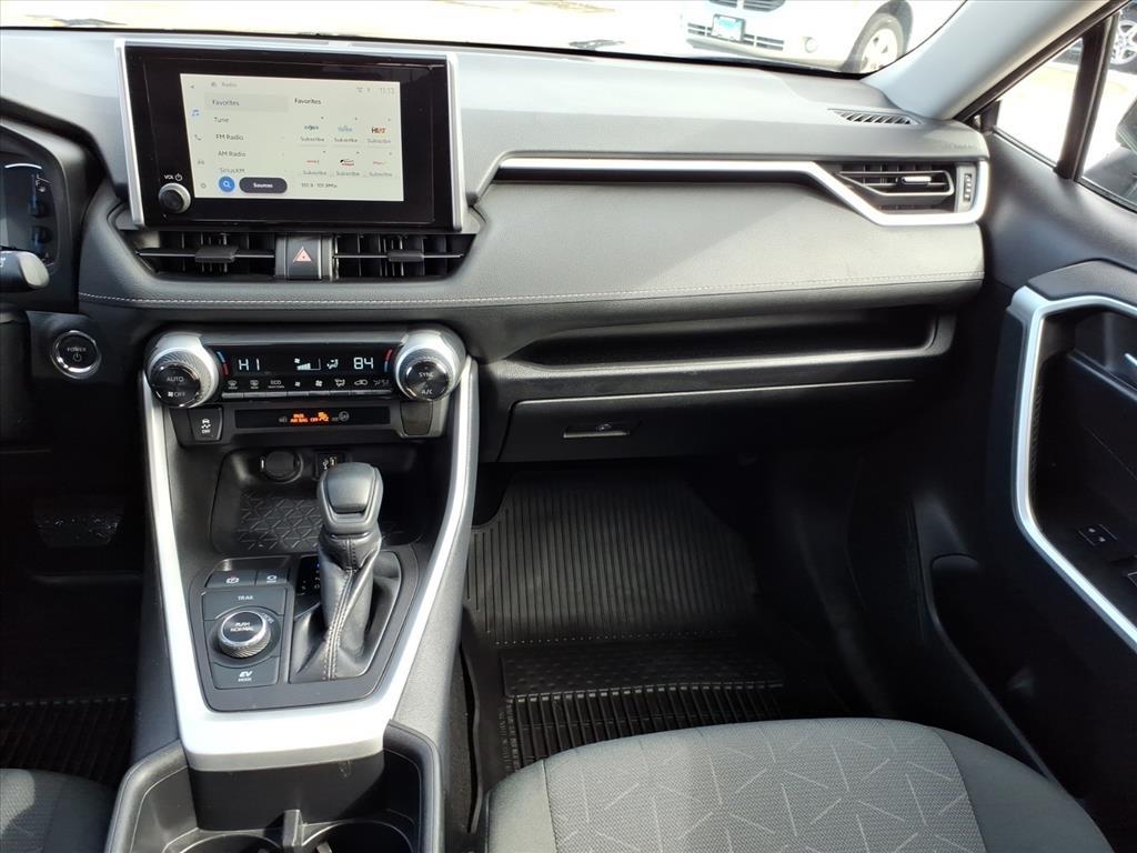 Toyota RAV4 Hybrid XLE 2025