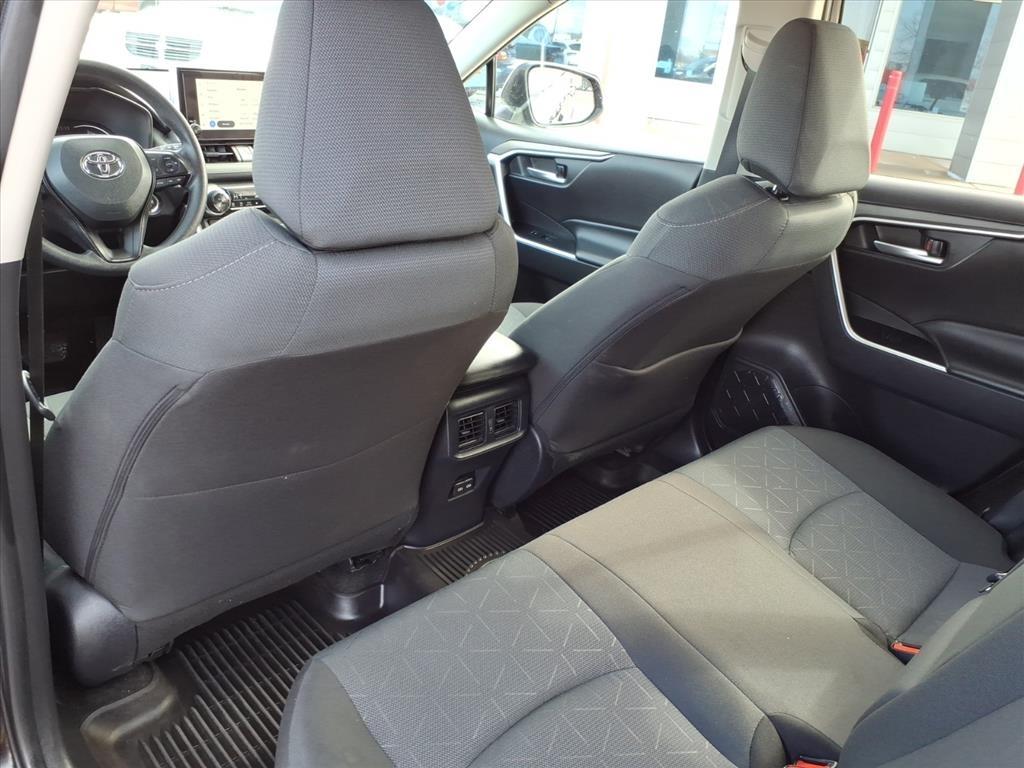 Toyota RAV4 Hybrid XLE 2025