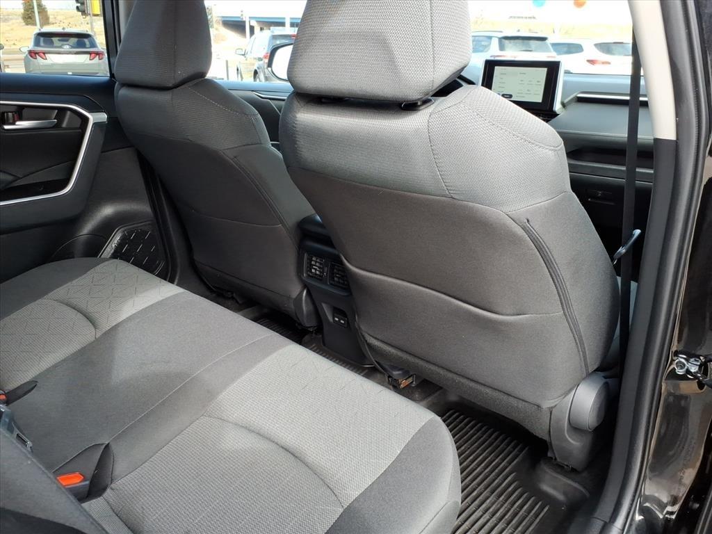 Toyota RAV4 Hybrid XLE 2025