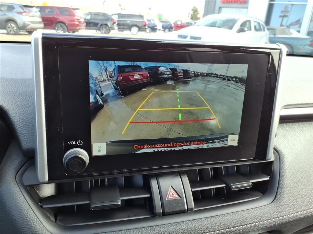 Toyota RAV4 Hybrid XLE 2025