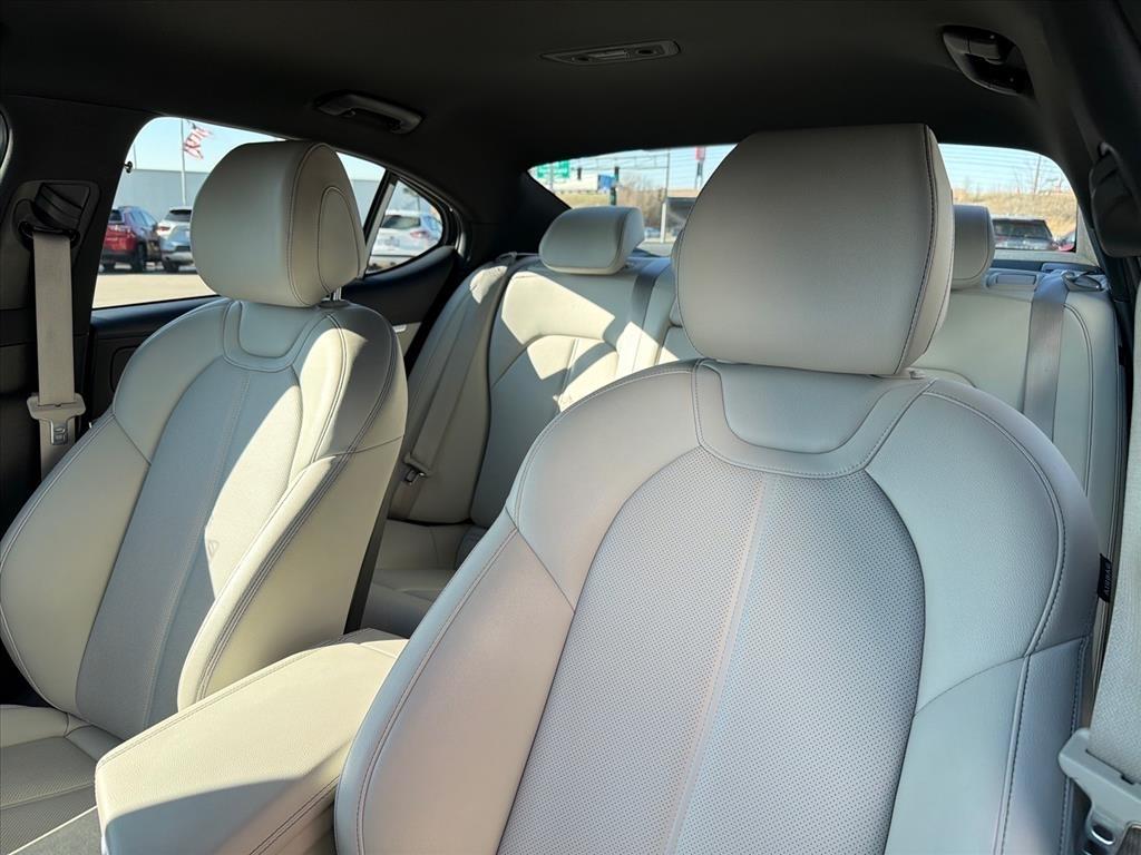 Genesis G70 2.5T 2025