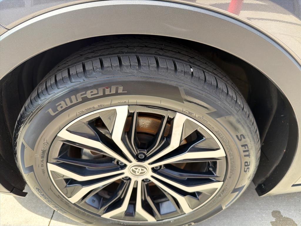 Toyota Crown Limited 2024