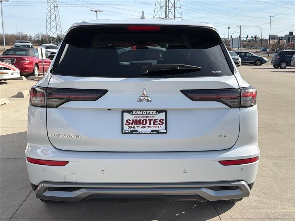 Mitsubishi Outlander SE 4WD 2025