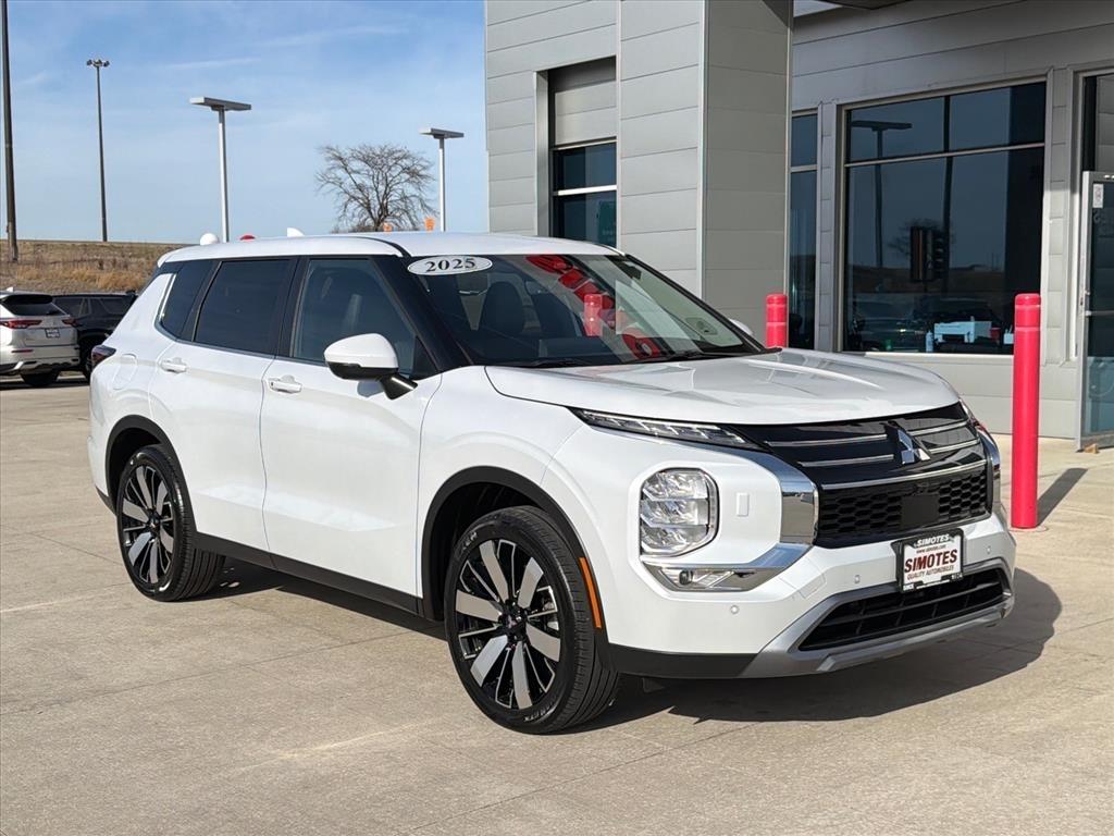 Mitsubishi Outlander SE 4WD 2025