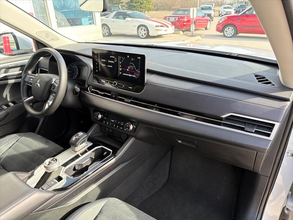 Mitsubishi Outlander SE 4WD 2025