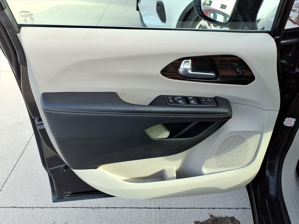 Chrysler Pacifica Limited 2023