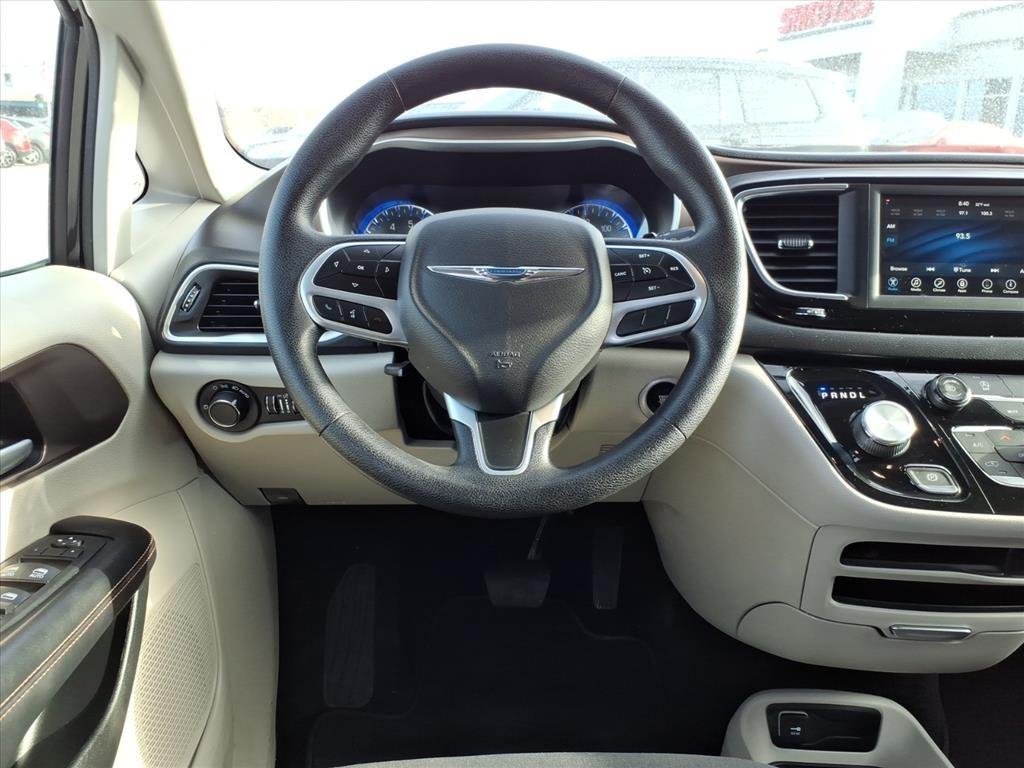 Chrysler Pacifica LX 2019