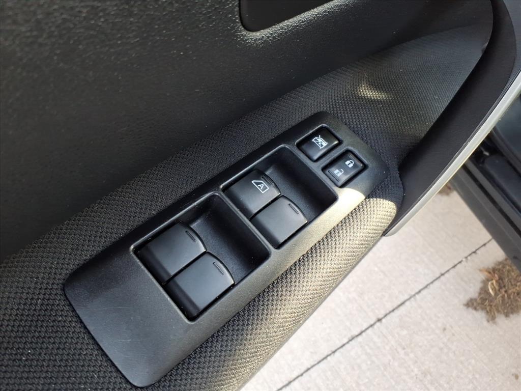 Nissan Rogue SV AWD 2011