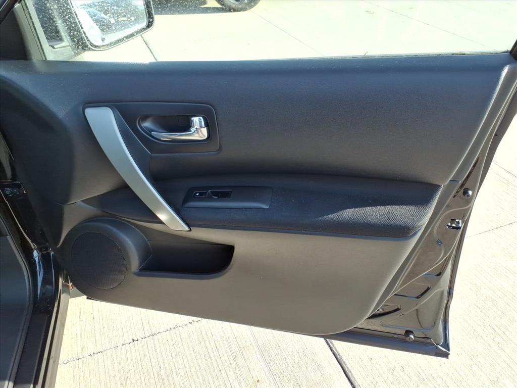 Nissan Rogue SV AWD 2011