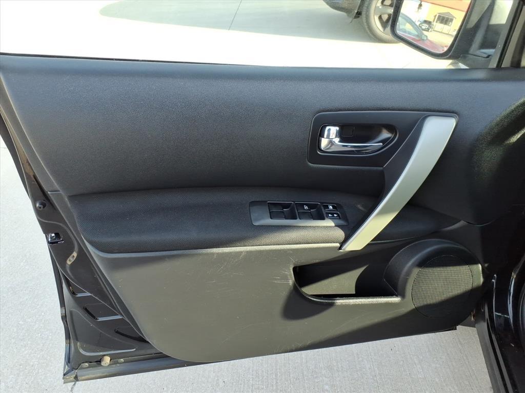 Nissan Rogue SV AWD 2011