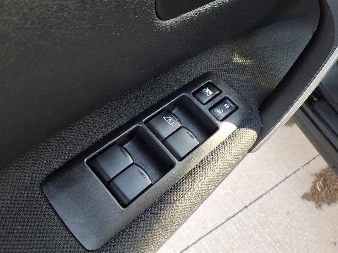 Nissan Rogue SV AWD 2011