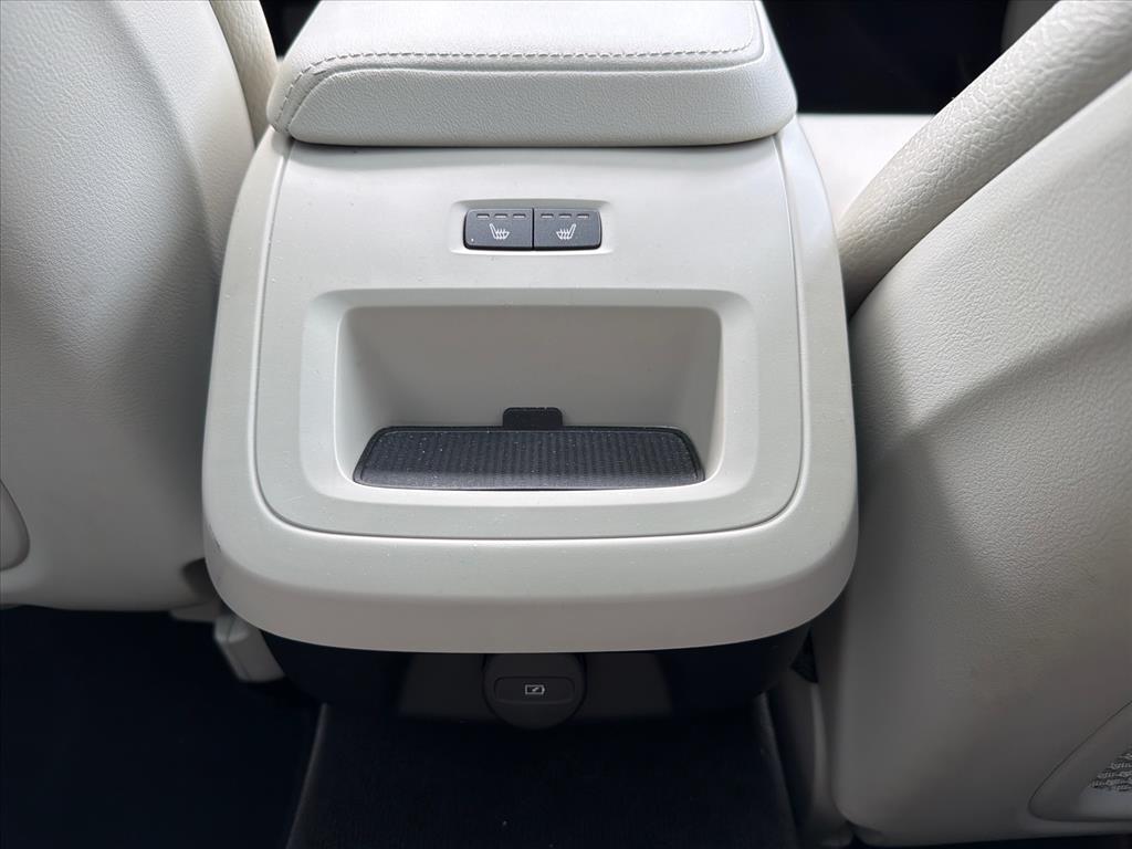 Volvo V60 Cross Country B5 Plus 2025