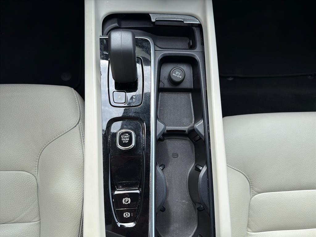 Volvo V60 Cross Country B5 Plus 2025