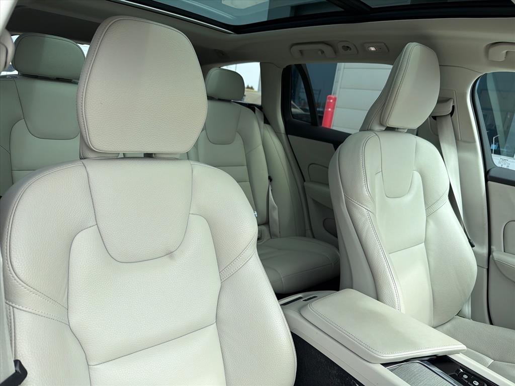 Volvo V60 Cross Country B5 Plus 2025