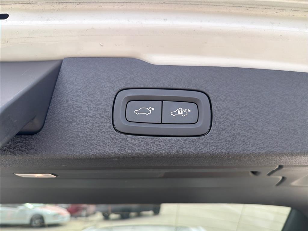 Volvo V60 Cross Country B5 Plus 2025